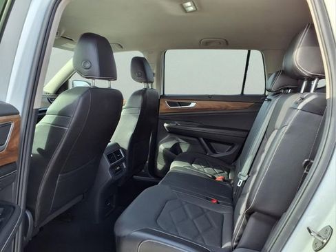 Used 2024 Volkswagen Atlas SE image 20