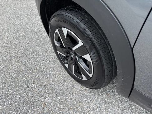 Certified 2025 Nissan Kicks SV AWD/4WD image 42