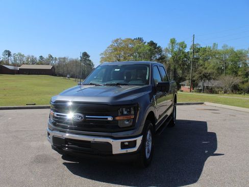 New 2026 Ford F150 XLT w/ Equipment Group 302A MID image 5