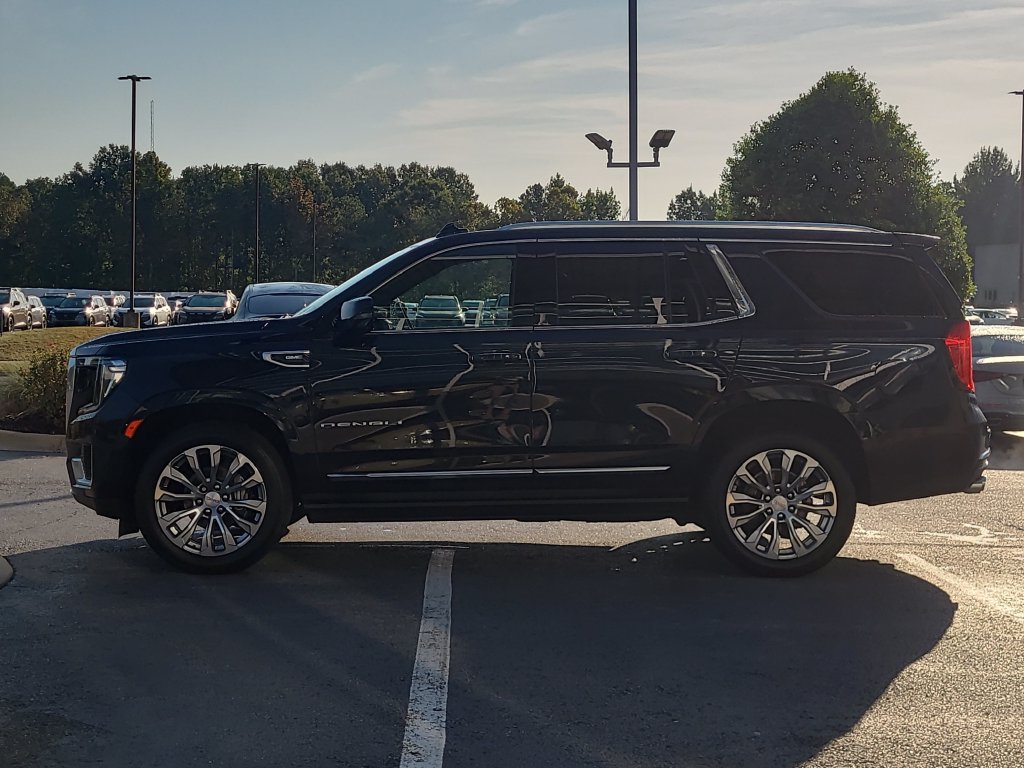 Used 2023 GMC Yukon Denali RWD image 6