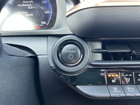 Used 2025 Toyota Crown Platinum image 37