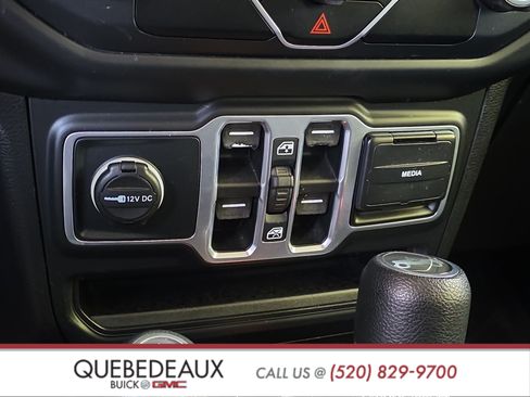 Used 2018 Jeep Wrangler Unlimited Sport S AWD/4WD image 17