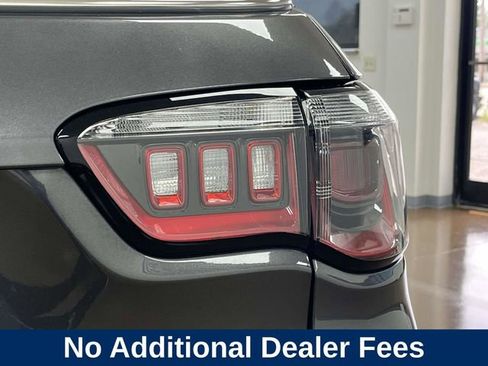 Used 2022 Jeep Compass Latitude w/ Convenience Group AWD/4WD image 12
