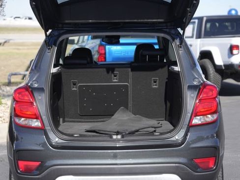 Used 2017 Chevrolet Trax LT w/ LT Convenience Package image 30