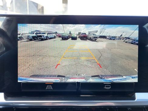 Used 2025 GMC Sierra 1500 SLT image 14