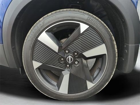 Certified 2025 Nissan Kicks SR image 43