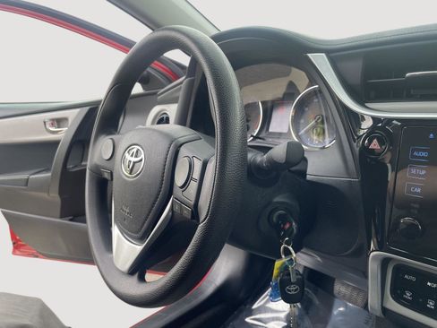 Used 2018 Toyota Corolla LE FWD image 23