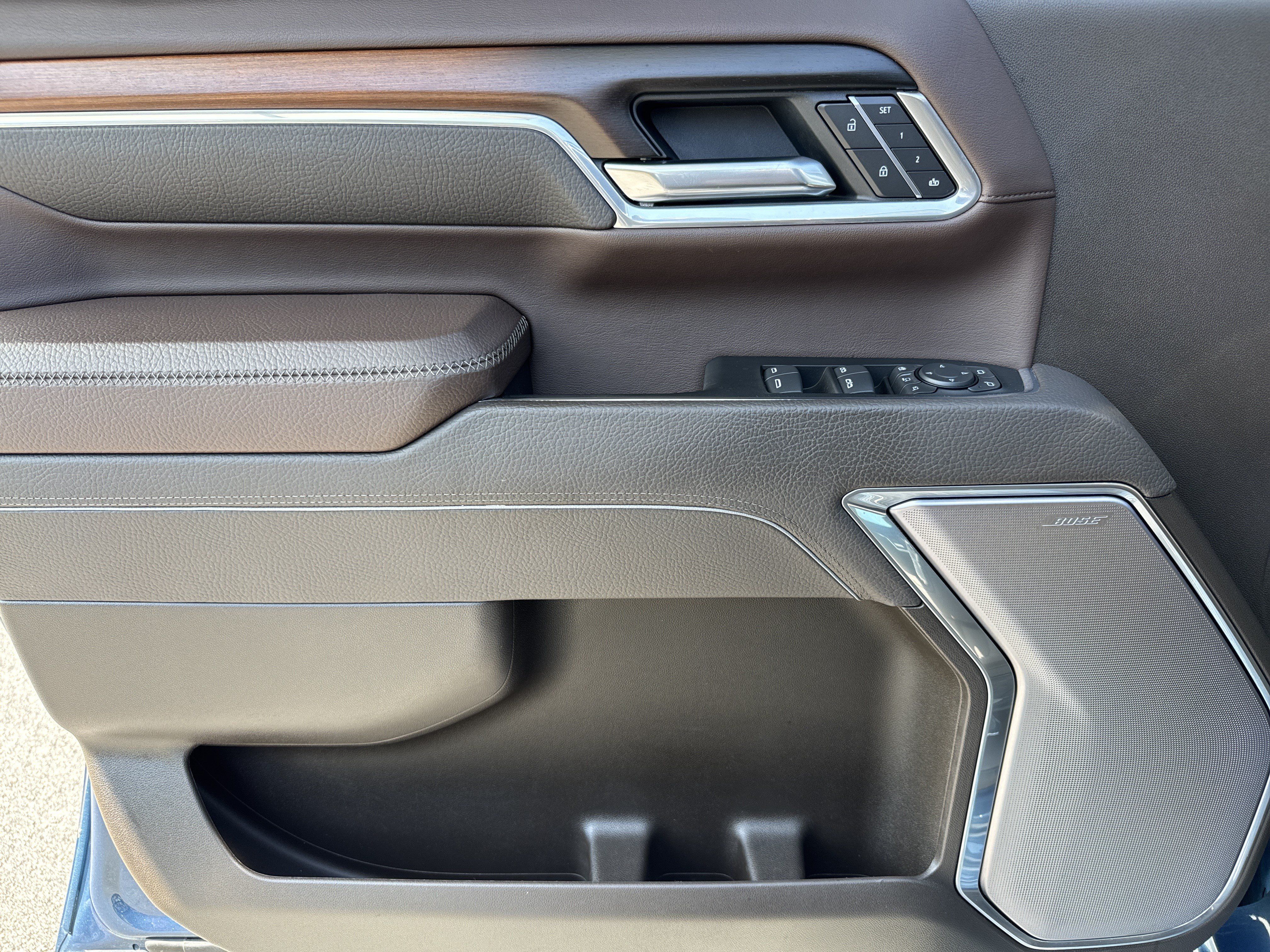 Used 2025 GMC Sierra 2500 Denali w/ Denali Reserve Package AWD/4WD image 14