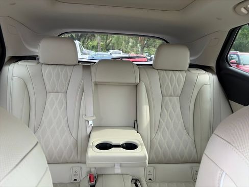 Used 2023 Buick Envision Avenir FWD image 11