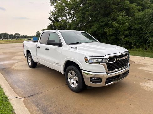 Used 2025 RAM 1500 Big Horn AWD/4WD image 11