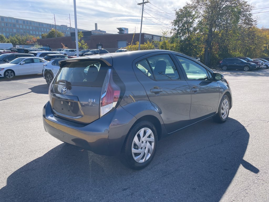 Used 2015 Toyota Prius C One FWD image 5