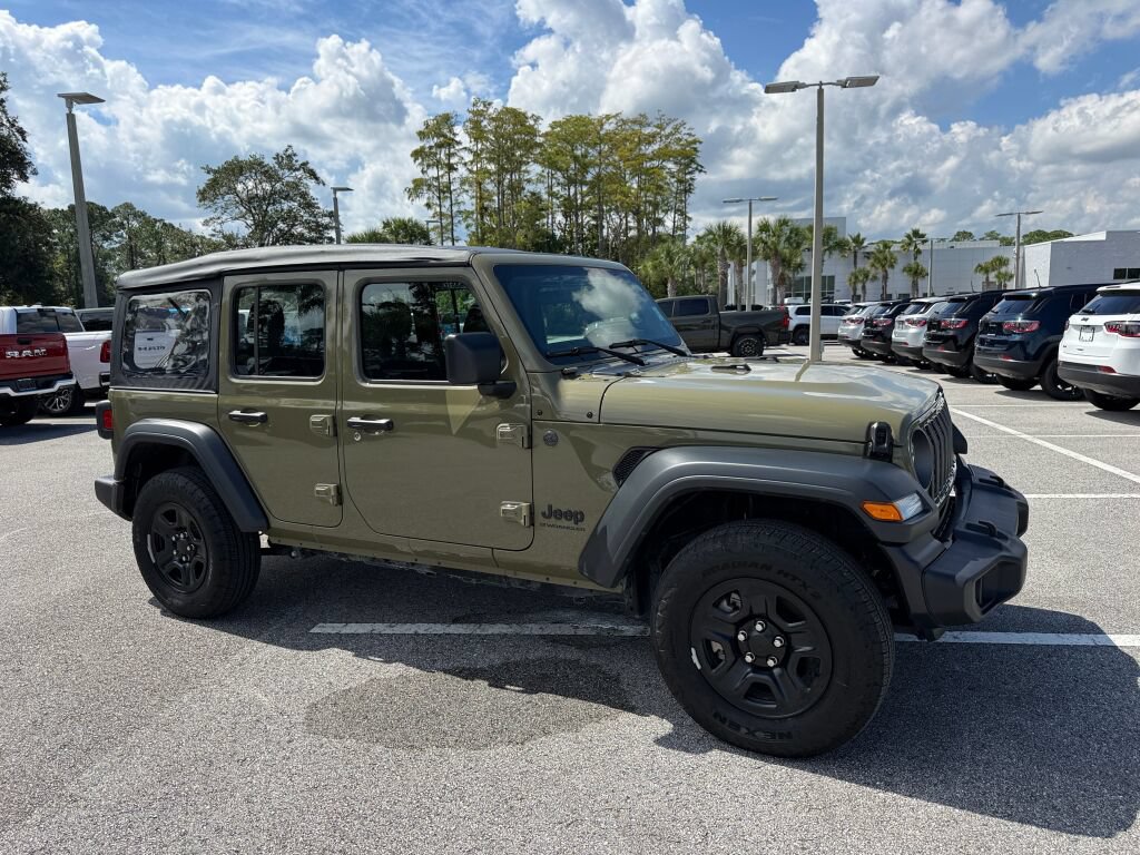 Used 2025 Jeep Wrangler Unlimited Sport AWD/4WD image 1