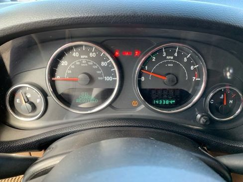Used 2015 Jeep Wrangler Sahara w/ Connectivity Group AWD/4WD image 25