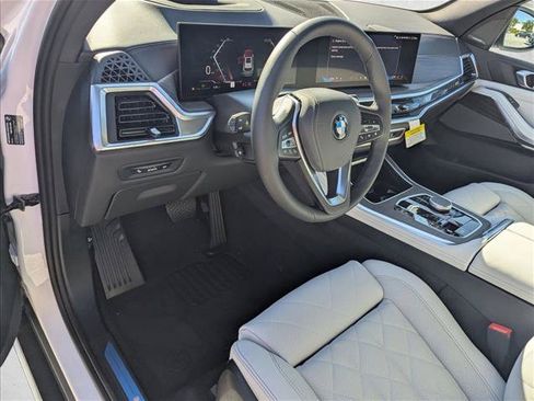 New 2026 BMW X5 sDrive40i w/ Climate Comfort Package RWD image 3