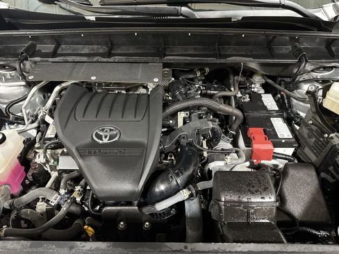 Used 2023 Toyota Highlander LE image 25