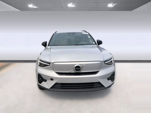 Used 2024 Volvo XC40 Recharge Plus w/ Protection Package Premier image 6