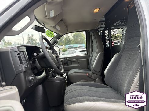 Used 2025 Chevrolet Express 2500 w/ Driver Convenience Package RWD image 10