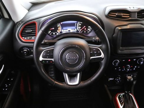 Used 2020 Jeep Renegade Trailhawk w/ Cold Weather Group AWD/4WD image 17