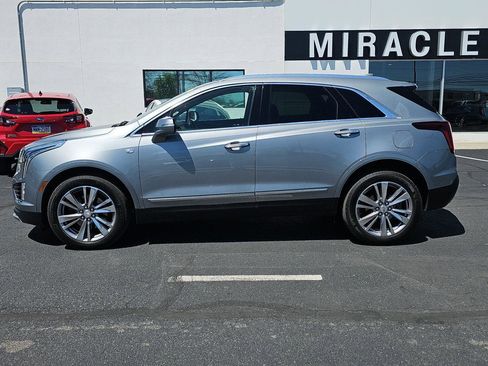 Certified 2024 Cadillac XT5 Premium Luxury AWD/4WD image 3
