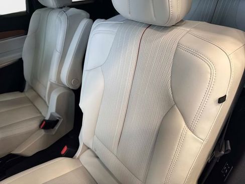 New 2026 Cadillac Vistiq Luxury image 14