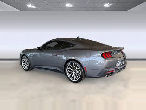 Used 2026 Ford Mustang GT Premium RWD image 3