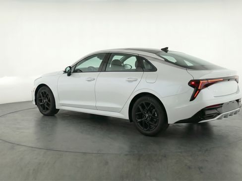 Used 2025 Kia K5 LXS image 6