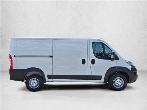 Used 2025 RAM ProMaster 2500 w/ Convenience Group FWD image 4