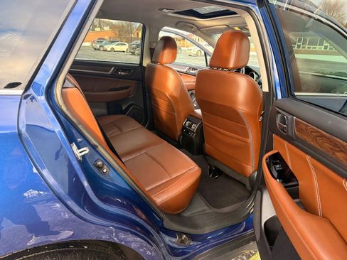 Used 2017 Subaru Outback 3.6R Touring w/ Popular Package #5A image 14