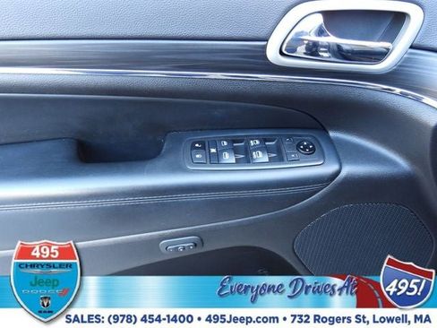 Used 2021 Jeep Grand Cherokee Limited image 16