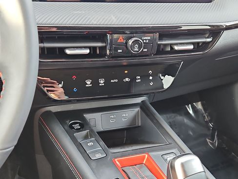 New 2026 Nissan Kicks SR w/ Cold Weather Package AWD/4WD image 19