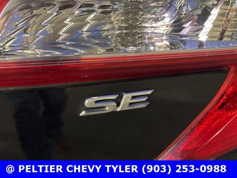 Used 2014 Toyota Camry L image 21