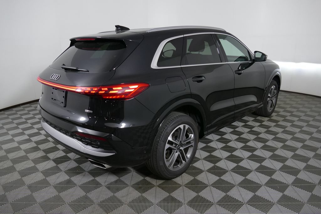 Certified 2025 Audi Q5 Premium w/ Convenience Package AWD/4WD image 3