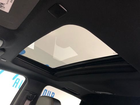 Used 2025 Chevrolet Colorado ZR2 w/ Midnight Edition image 8