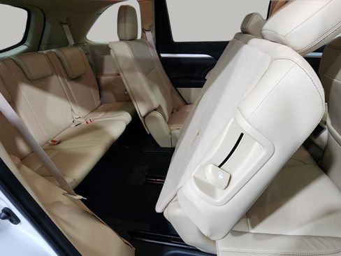 Used 2018 Toyota Highlander XLE image 27