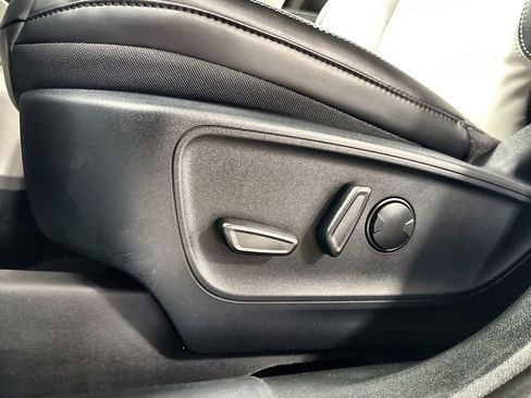 New 2025 Ford Escape SE image 17