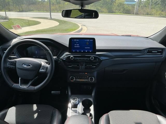 Used 2024 Ford Escape ST-Line w/ Cold Weather Package FWD image 21