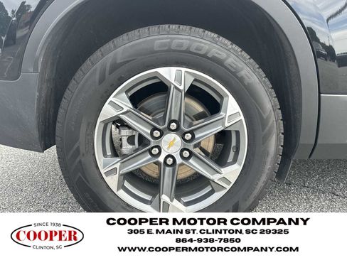 Used 2025 Chevrolet Blazer LT FWD image 17
