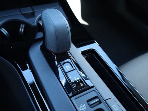 New 2026 Toyota Prius Plug-In Hybrid image 5