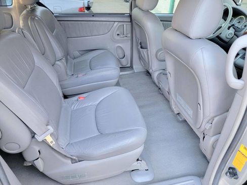 Used 2004 Toyota Sienna XLE AWD/4WD image 18