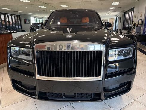 Used 2023 Rolls-Royce Cullinan w/ Dark Exterior Package image 3