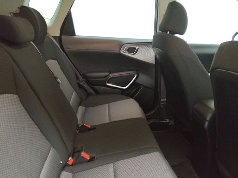 Used 2025 Kia Soul LX w/ LX Technology Package image 19