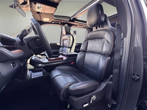 Used 2025 Lincoln Navigator Black Label AWD/4WD image 8