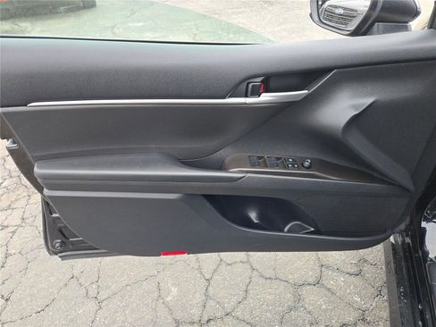 Used 2024 Toyota Camry LE image 21
