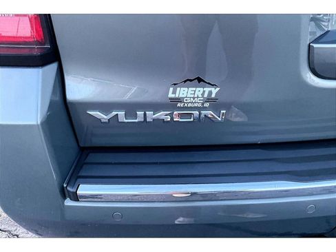 Used 2017 GMC Yukon Denali w/ Open Road Package image 20