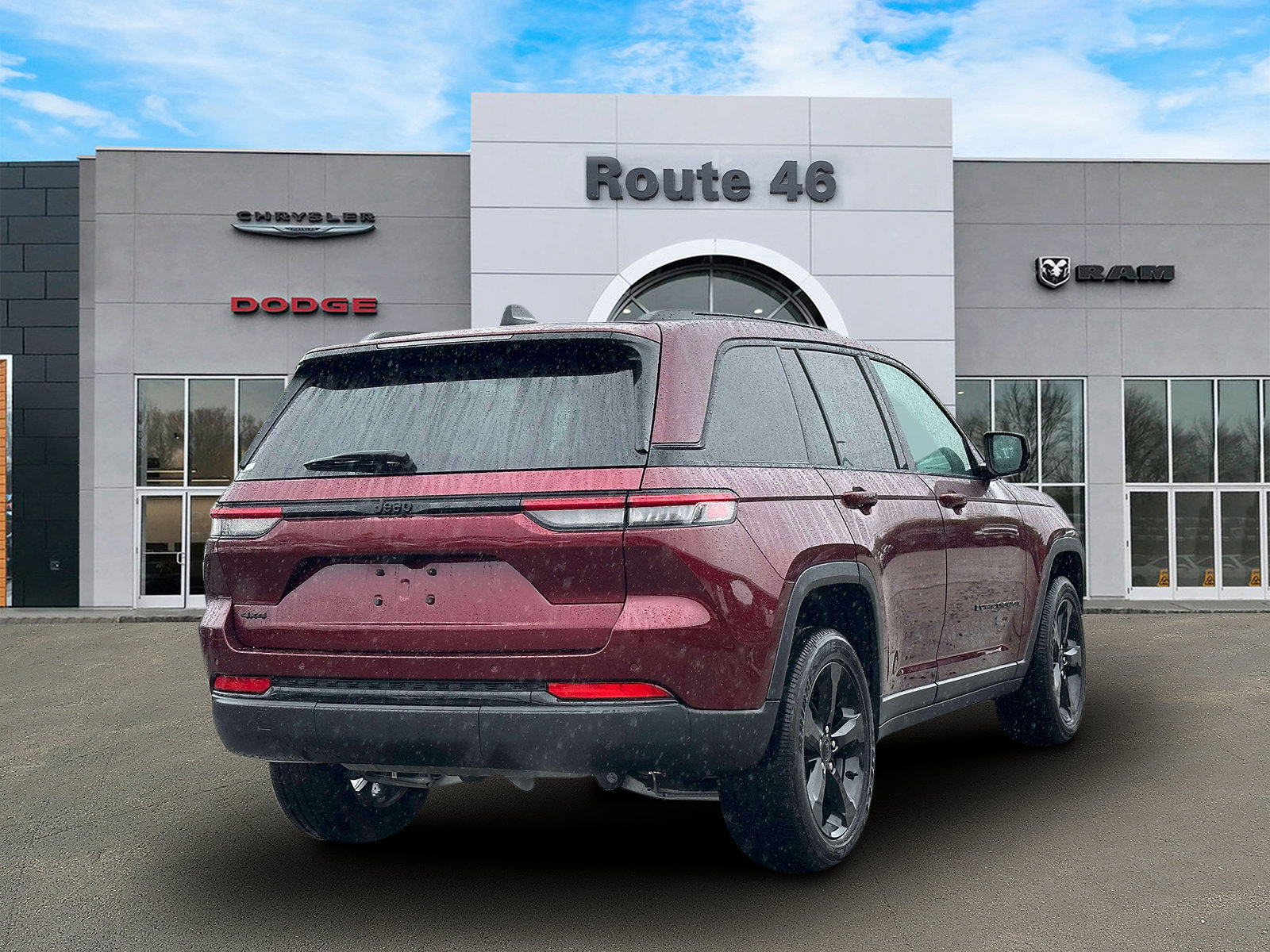 Used 2025 Jeep Grand Cherokee Altitude AWD/4WD image 5