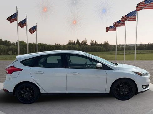 Used 2016 Ford Focus SE w/ Equipment Group 201A image 4