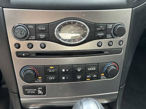 Used 2013 INFINITI G37 Journey w/ Premium Pkg image 18