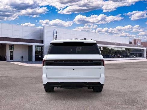 New 2026 Lincoln Navigator Reserve w/ Jet Appearance Package AWD/4WD image 5