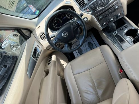 Used 2018 Nissan Pathfinder SL FWD image 11