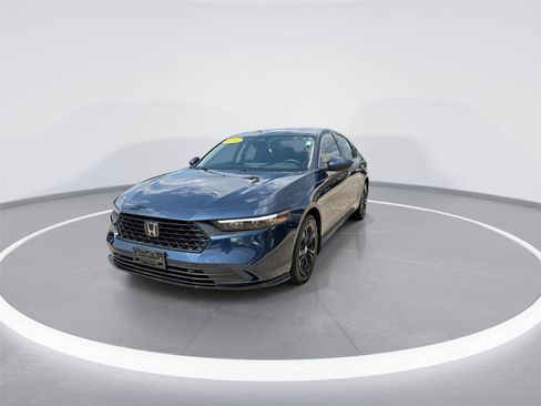 Used 2025 Honda Accord EX-L image 4